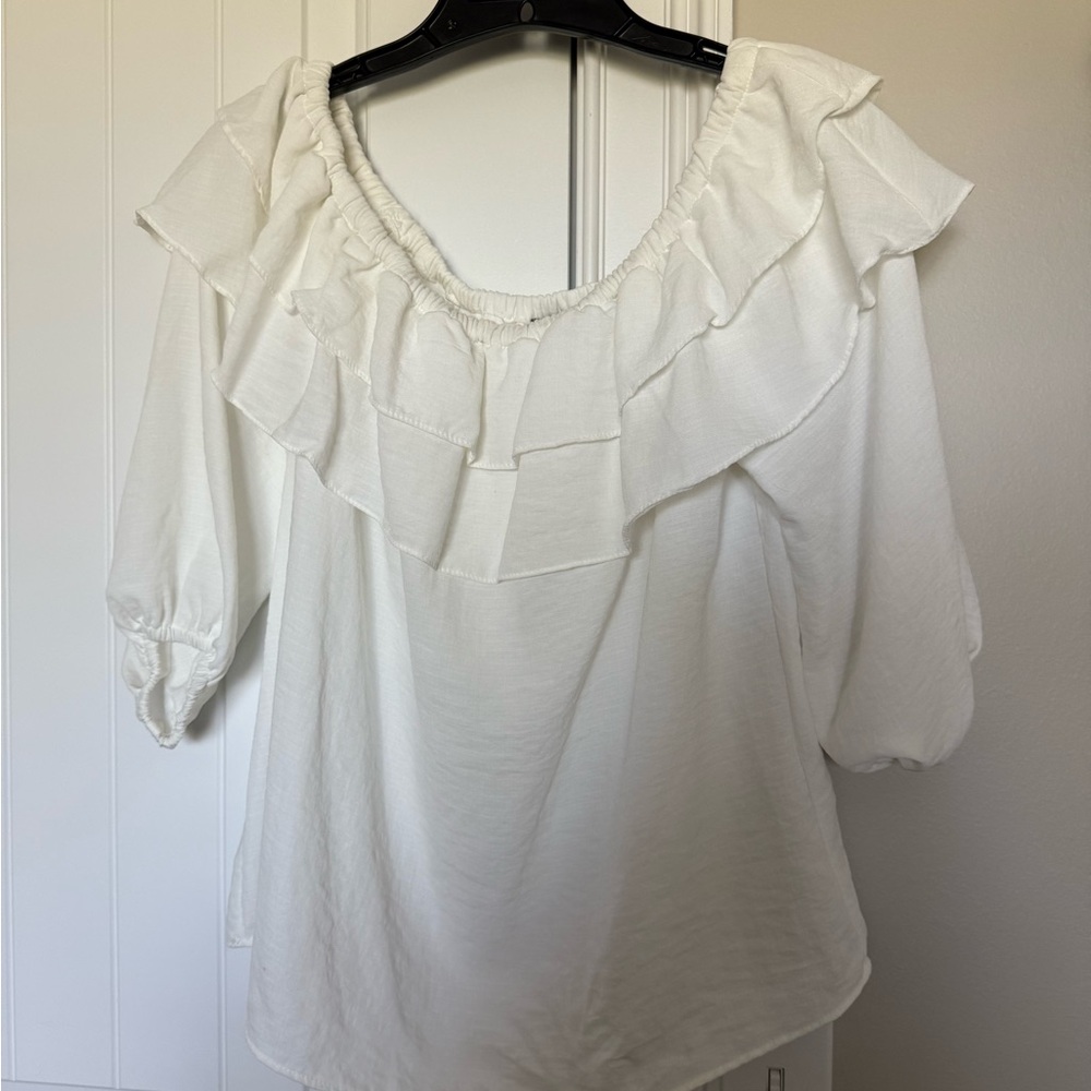 White Ruffled Women's Top Vince Camuto